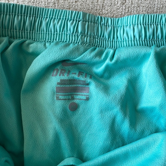 Medium EUC Nike Tempo Short - Picture 3 of 3